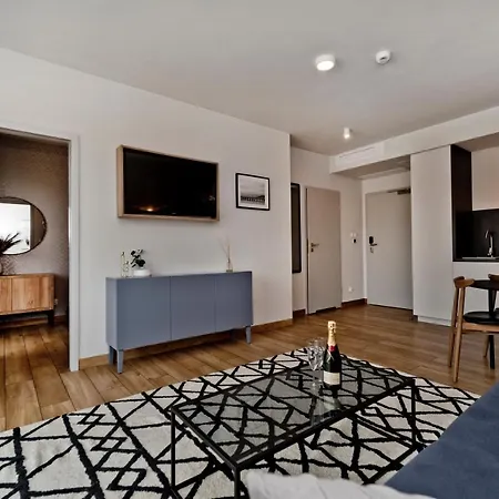 Anchoria Blueapart アパート